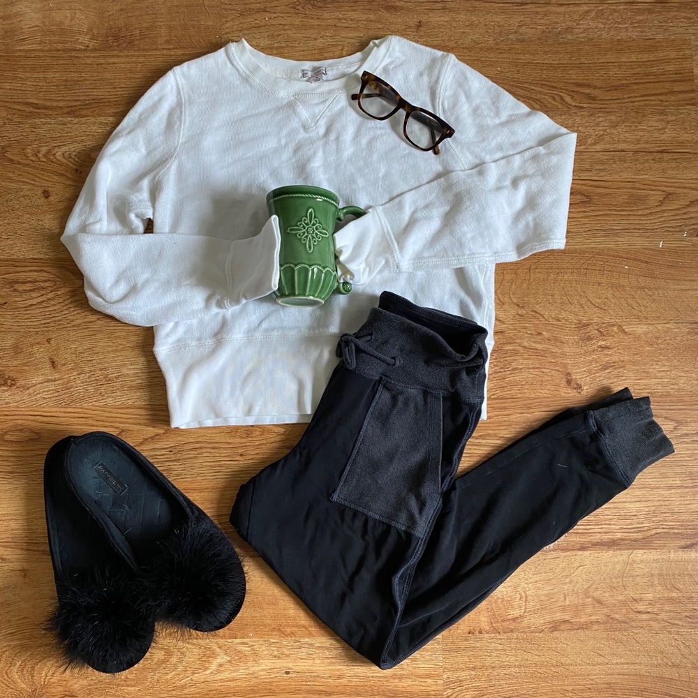 ON HOLD GAP crop sweatshirt
